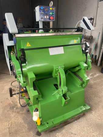 CORTE E VINCO 72 X 1,04 M, MARCA BIG AMERICAN, REFORMADA, FOTO CÉLULA DE SEGURANÇA, FRICÇÃO MAGNÉTICA, LUBRIFICAÇÃO AUT. RAMA FIXA, EQUIPAMENTO A TODA PROVA DE TESTES, VALOR R$ 90.000,00